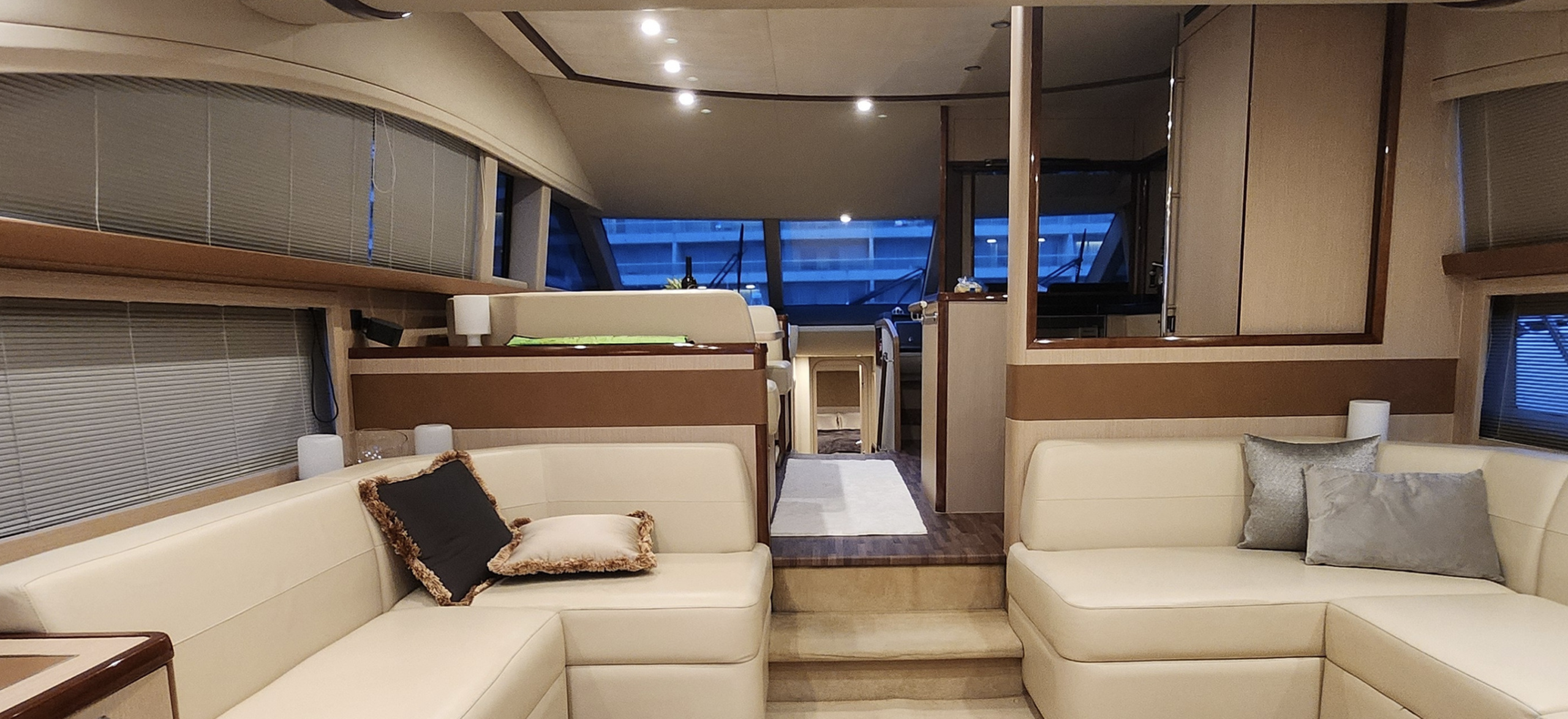 Sassy exterior cruising